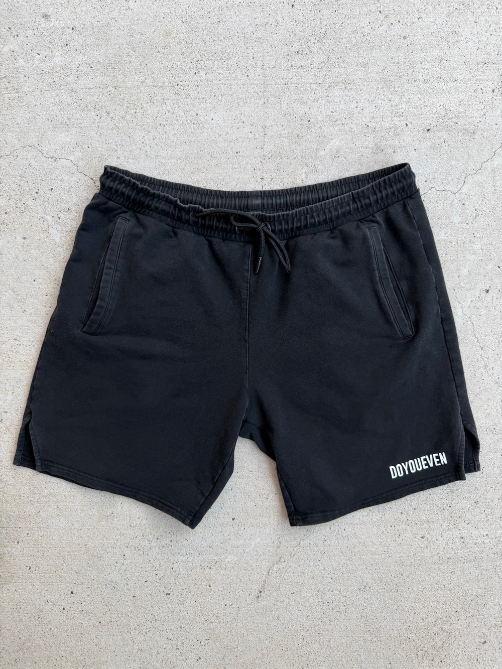 Doyoueven Men’s Black Fleece Gym Shorts Athletic Training Size L 7.5”
